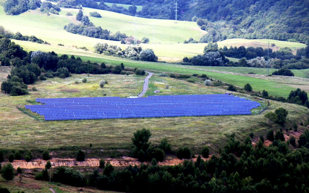 Podiel obnoviteľných zdrojov vo výrobe elektriny stagnuje, medziročne klesol, hlási ÚRSO